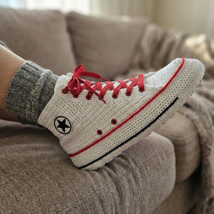 Classic Converse-style Hi Top White Crochet Sneakers Slippers Classic Converse-style Hi Top White Crochet Sneakers Slippers