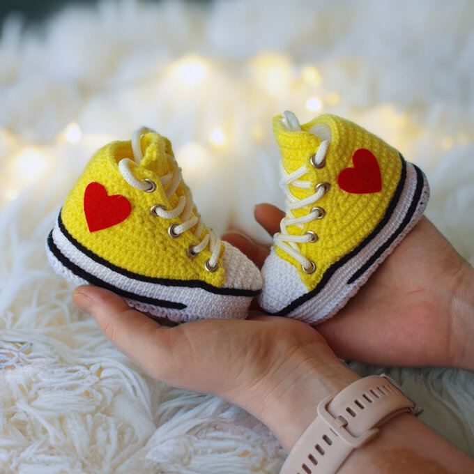 Crochet Baby Sneaker Booties