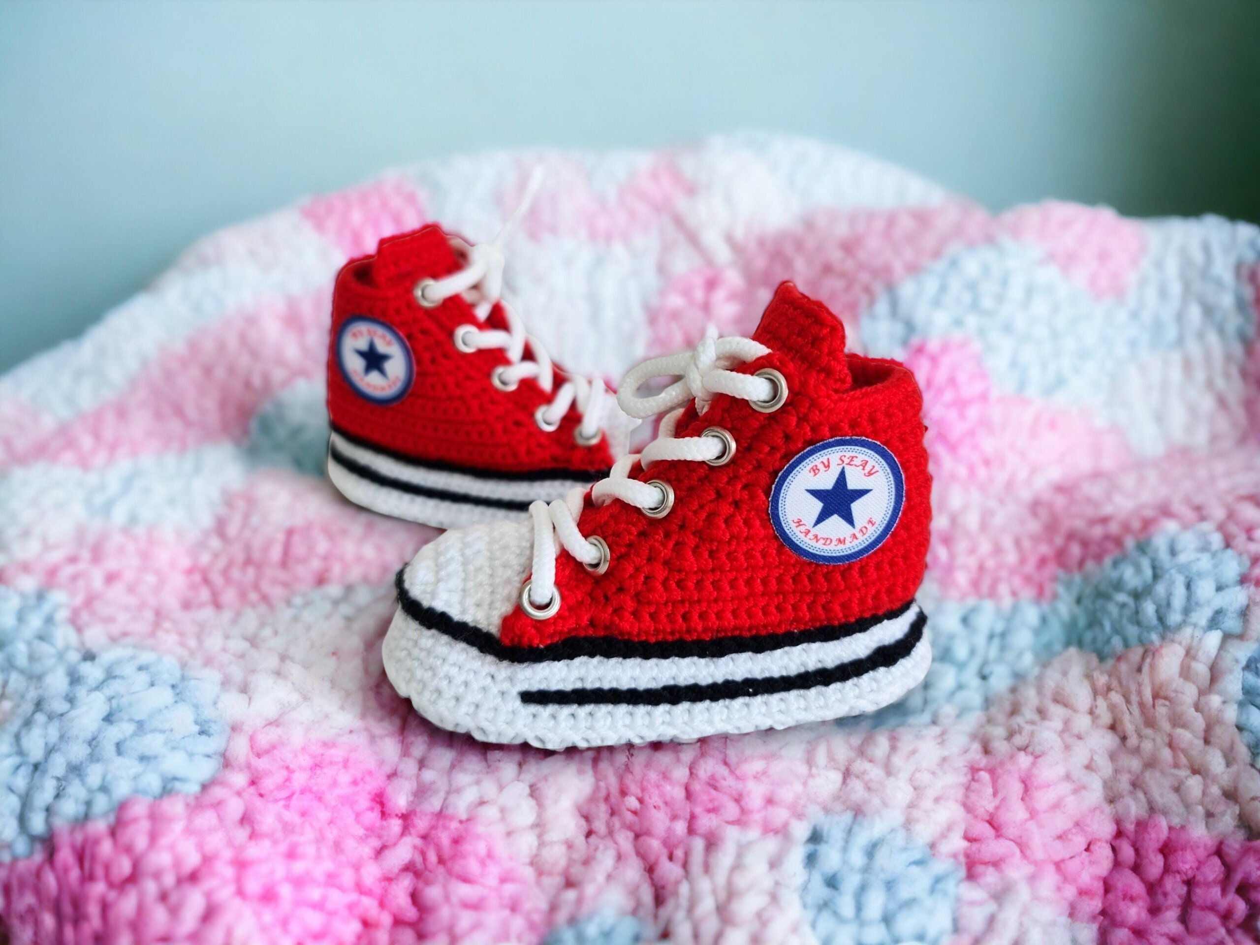 Custom Crochet Baby Red Booties Personalized Newborn Converse like Coming Home Outfit 0 3 Months 3 6 Months 6 9 Months 9 12 Months