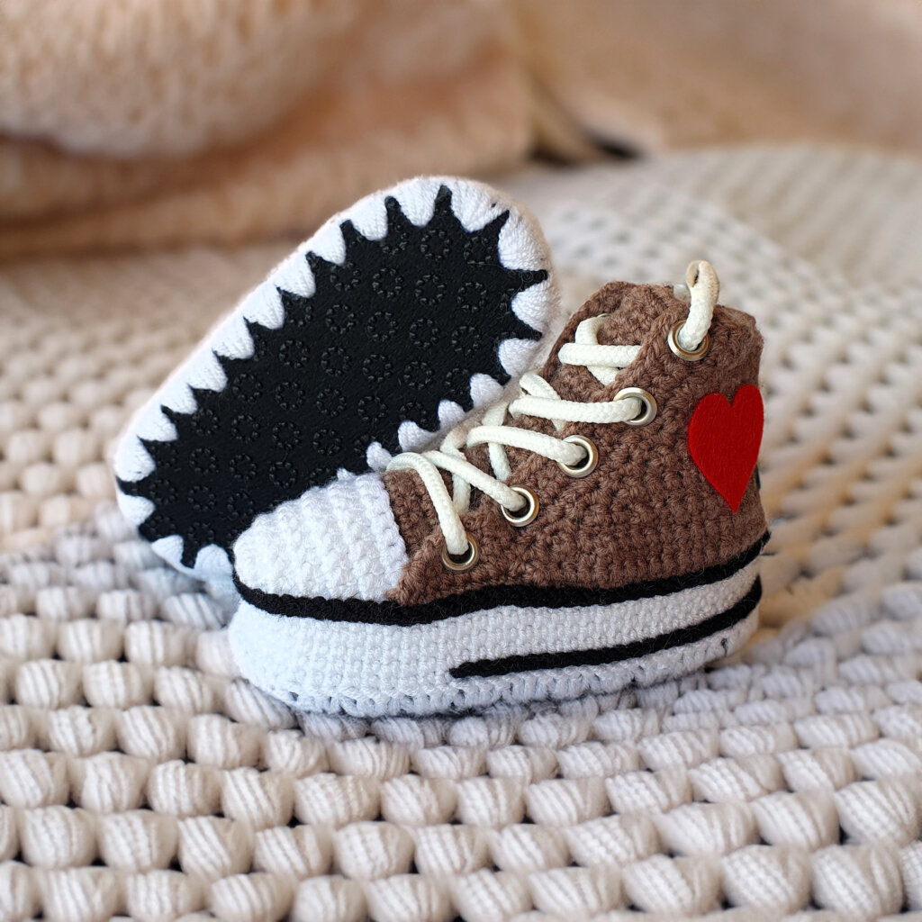Crochet Baby Sneakers Booties - view 5