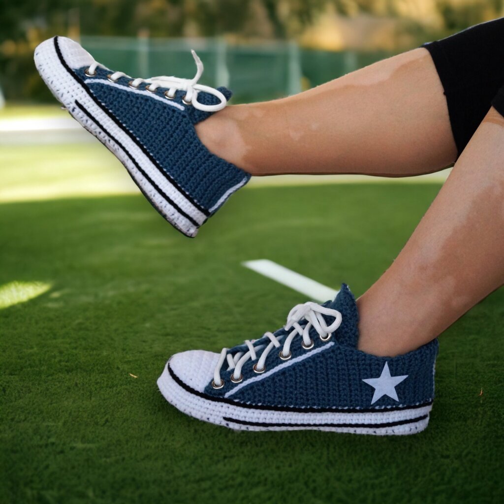 Navy Blue Low Top Sneakers Slippers - view 2