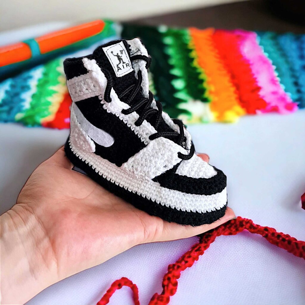 Crochet Baby Sneaker Booties - view 3
