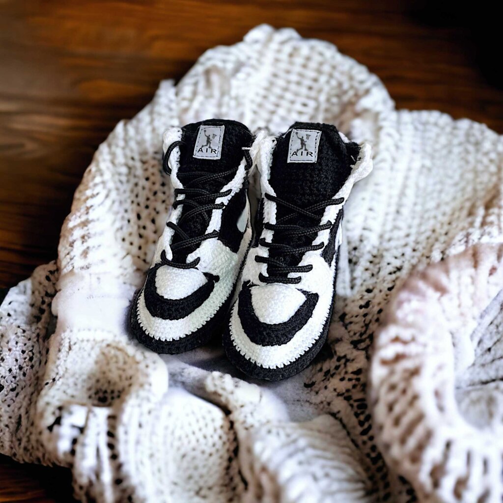 Crochet Baby Sneaker Booties - view 4