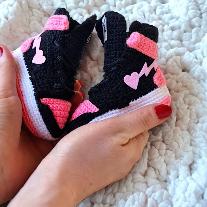 Crochet Baby Pink Sneakers Booties