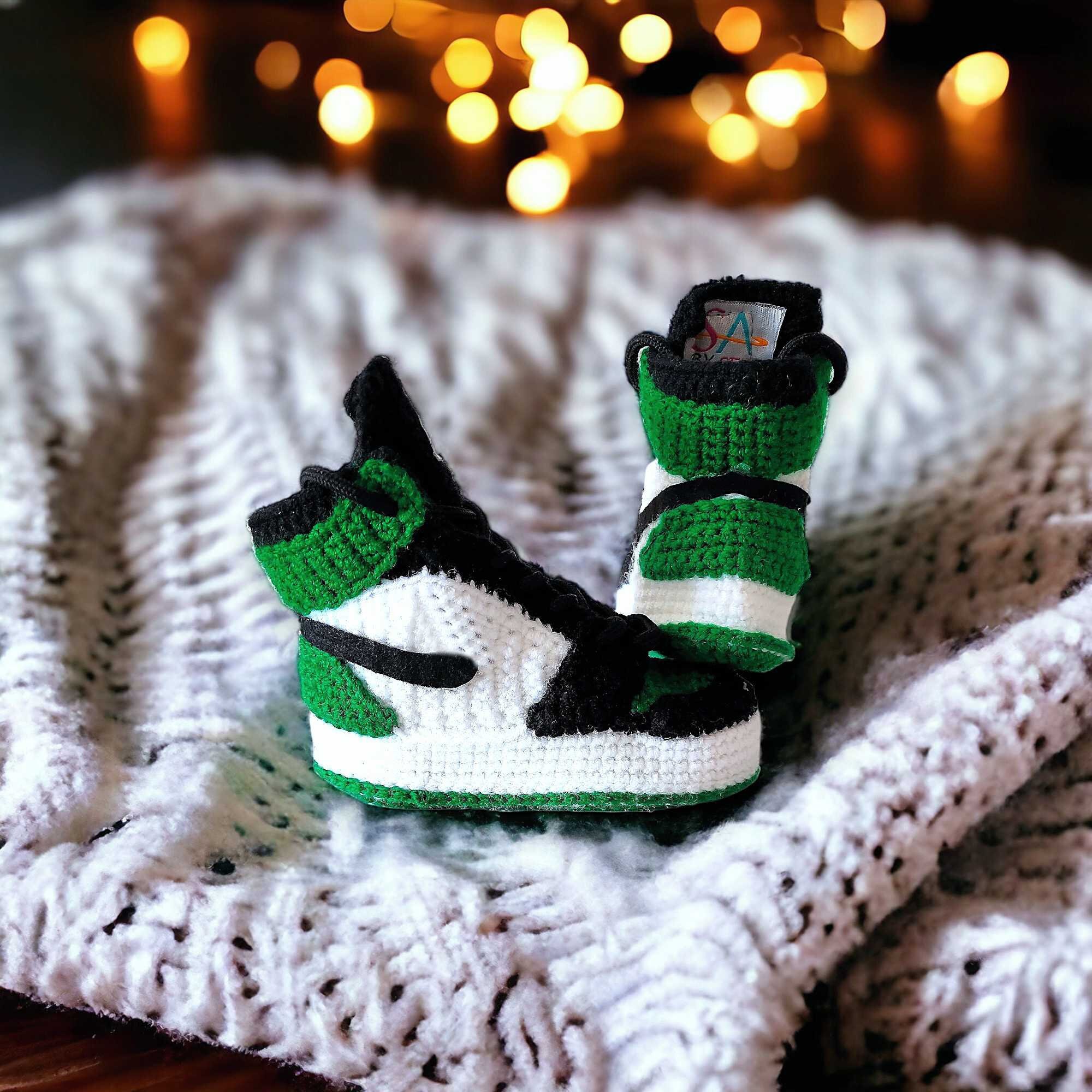 Cozy Crochet Baby Sneakers Soft Yarn Baby Booties Stylish Newborn Shoes Comfortable Kids Sneaker Custom Retro Toddler Chic Kicks