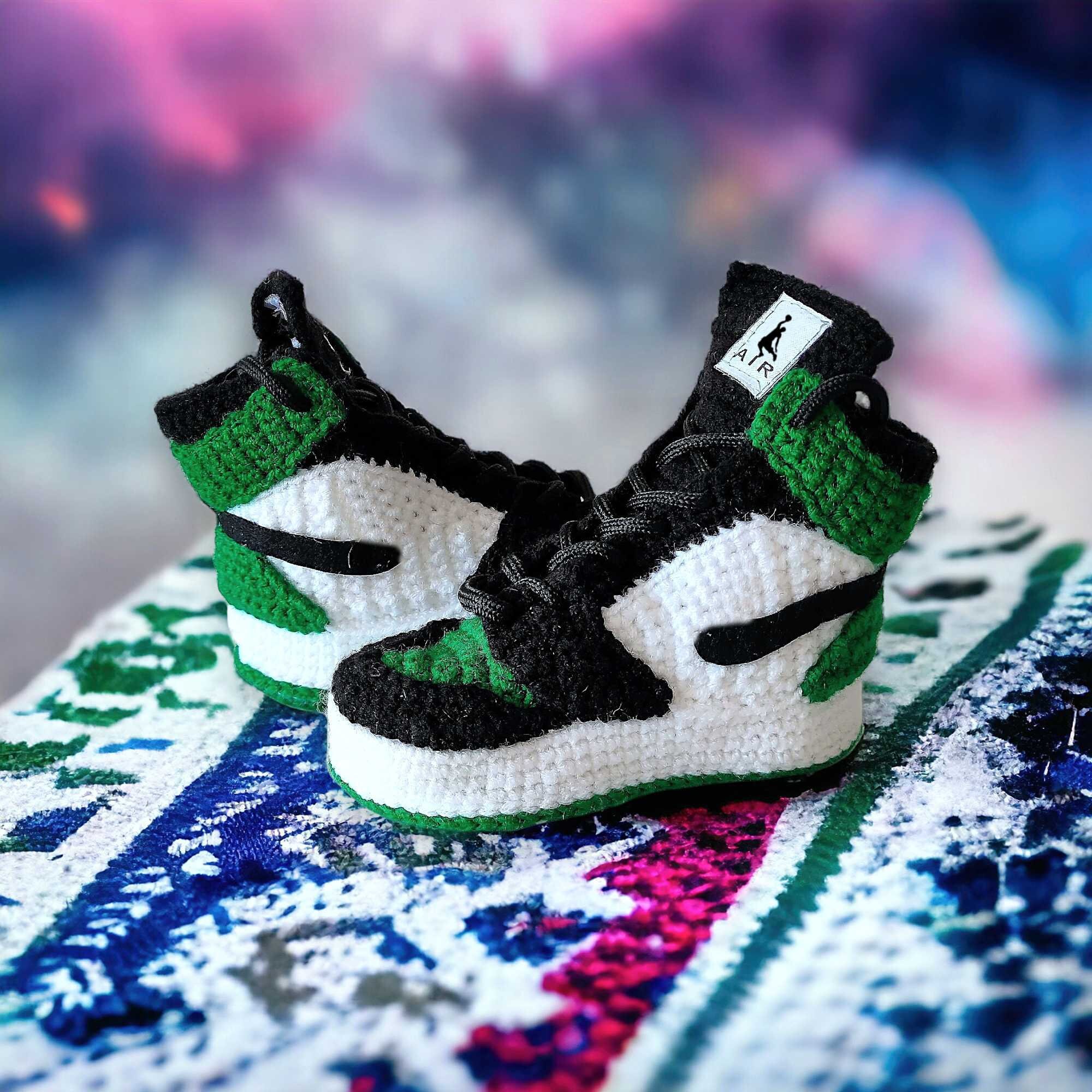 Cozy Crochet Baby Sneakers Soft Yarn Baby Booties Stylish Newborn Shoes Comfortable Kids Sneaker Custom Retro Toddler Chic Kicks