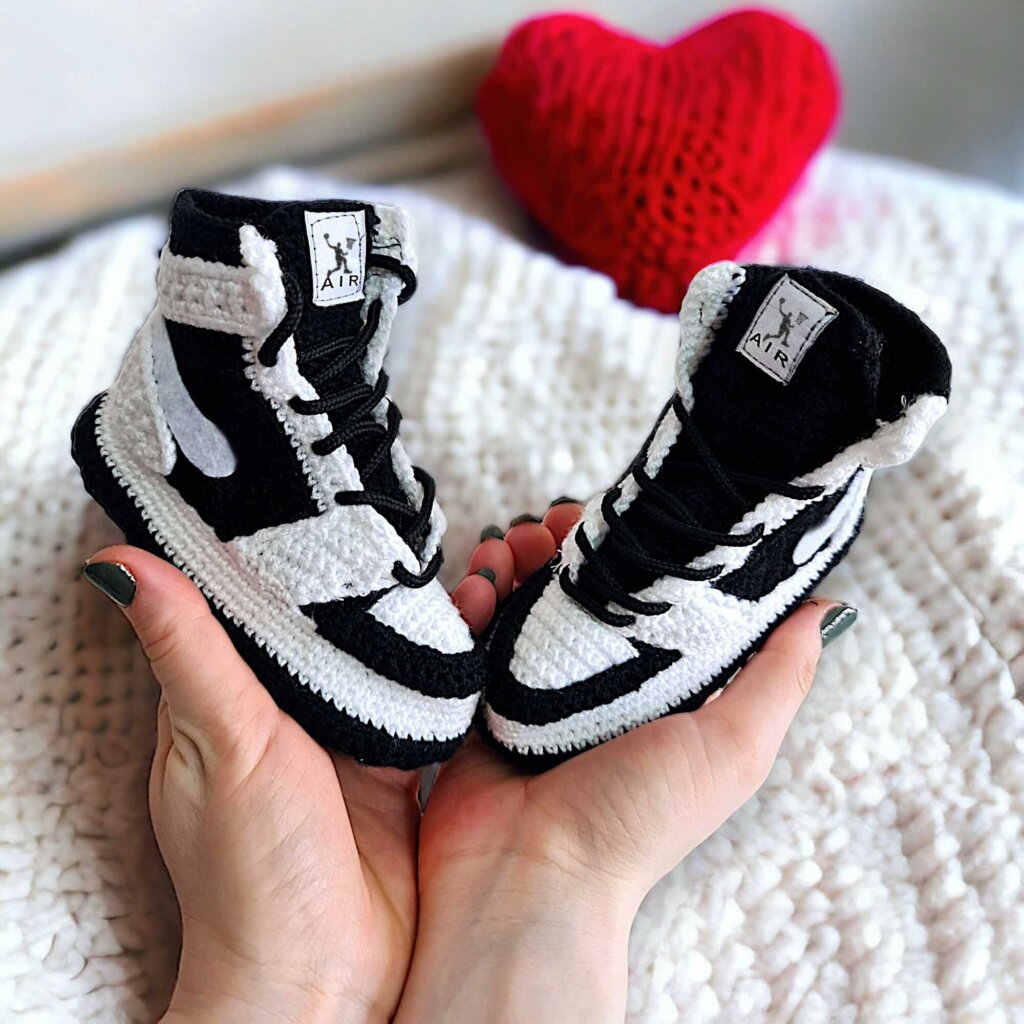 Crochet Baby Sneaker Booties - view 2