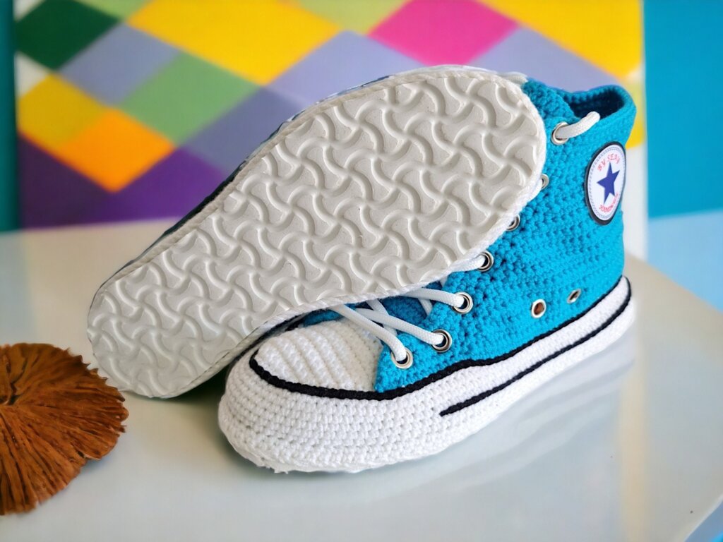 Crochet Converse-Style Knitted Slippers - view 5