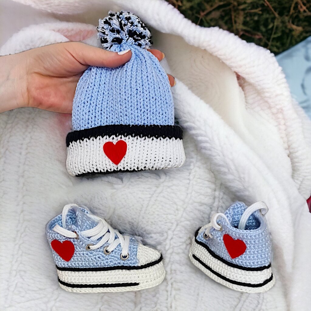 Turquoise Hand-Knitted Baby Booties & Beanie Set - view 3