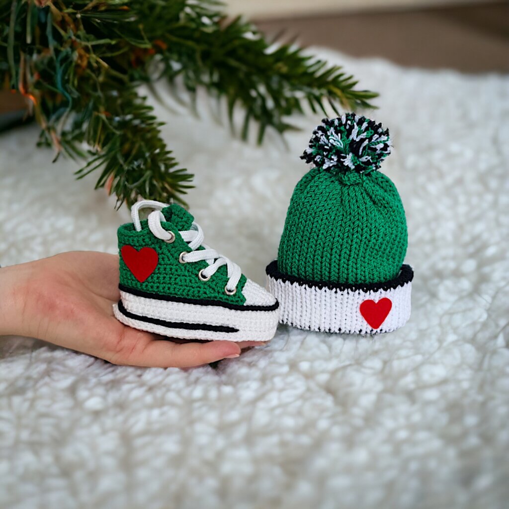 Green Baby Booties & Crochet Beanie - view 4
