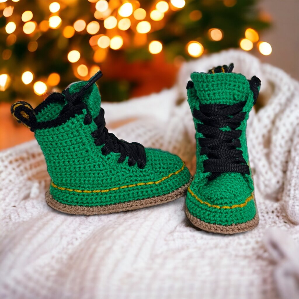 Crochet Baby Green Booties - view 2