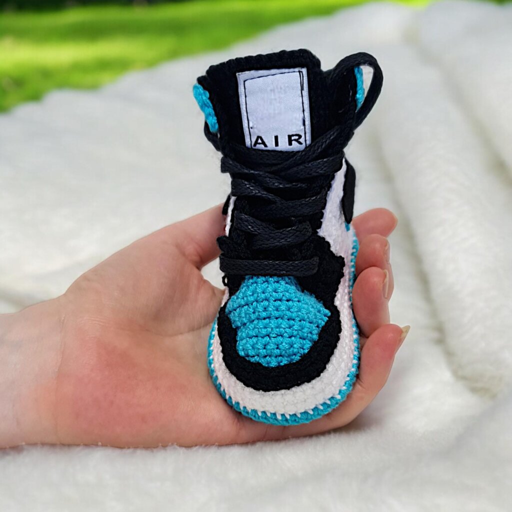 Crochet Jordan-Style Baby Booties - view 3