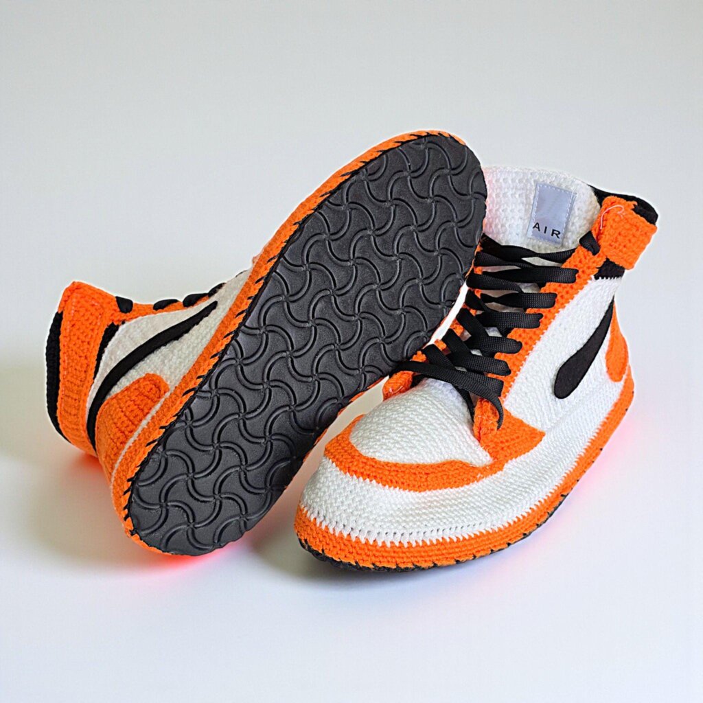 Men Jordans Slippers - view 2