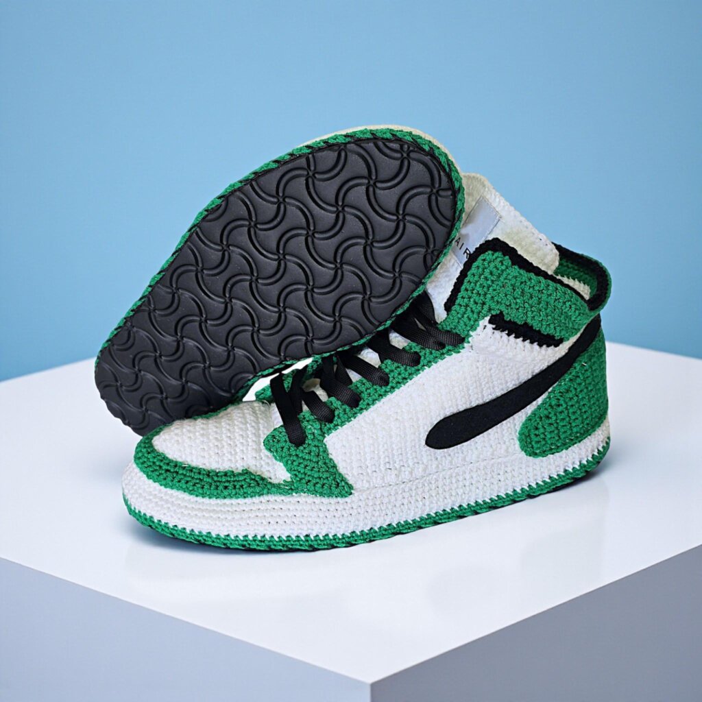 Jordan Crochet Retro Basketball High-Top Slippers - view 4 Jordan Crochet Retro Basketball High-Top Slippers - view 4