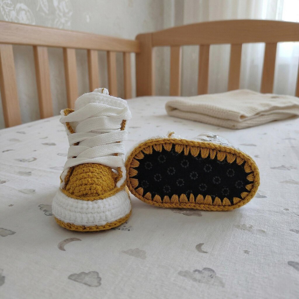 Crochet Baby Sneakers - view 5