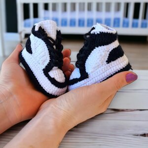 Organic Crochet Baby Sneakers, Personalized New Baby Gift, Knit Baby Booties, Newborn Stylish Clothes, Gender Reveal Boy / Girl Custom Gifts