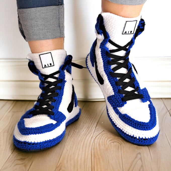 Jordan-style Blue Retro Sneakers Custom Slippers Jordan-style Blue Retro Sneakers Custom Slippers
