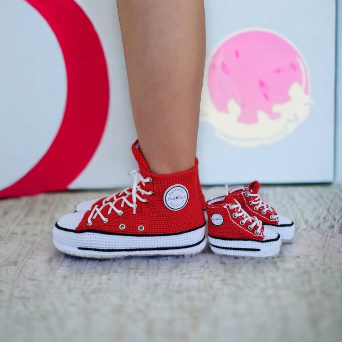 Mom and Daughter Twinning Cool Kicks