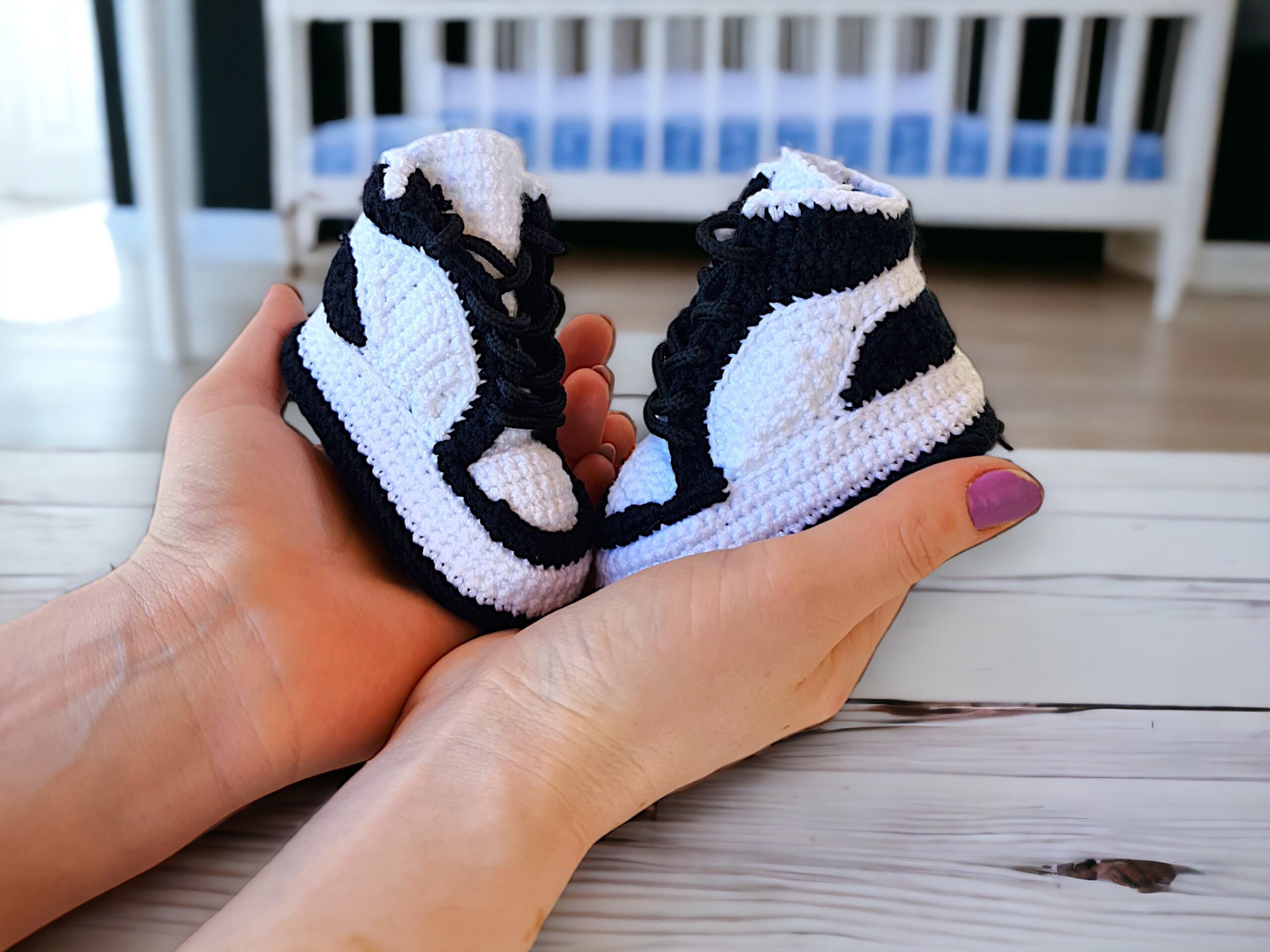 Organic Crochet Baby Sneakers Personalized New Baby Gift Knit Baby Booties Newborn Stylish Clothes Gender Reveal Boy Girl Custom Gifts